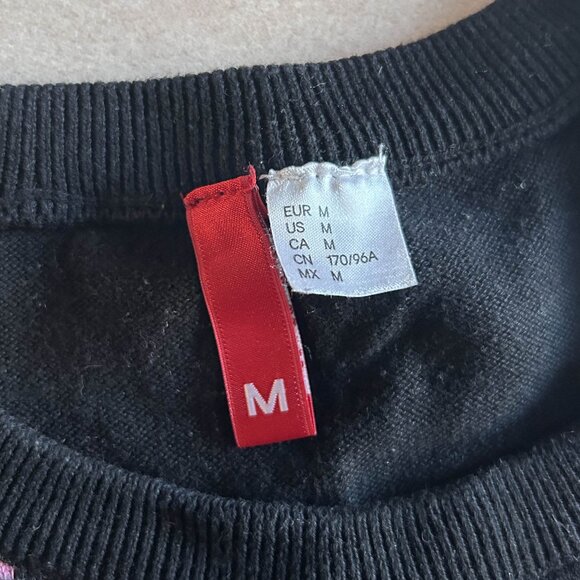 H&M Black Rose Sweater ASO Louisa Clark in Me Before You - Picture 5 of 9